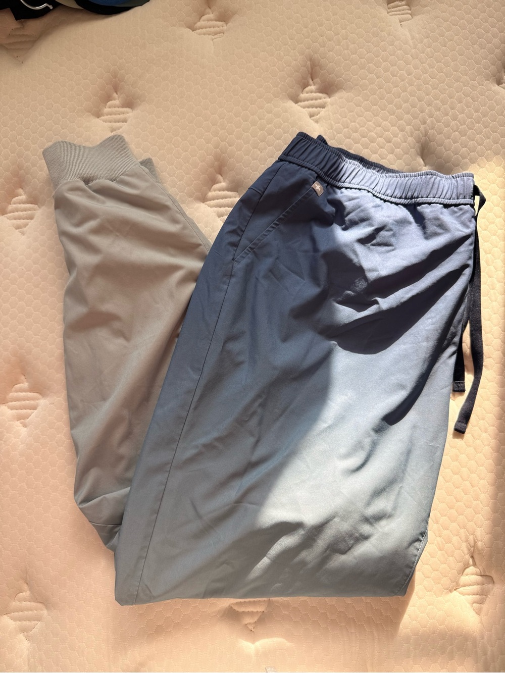 Figs Men's Jogger Pants in ombre Blue and Light Gray